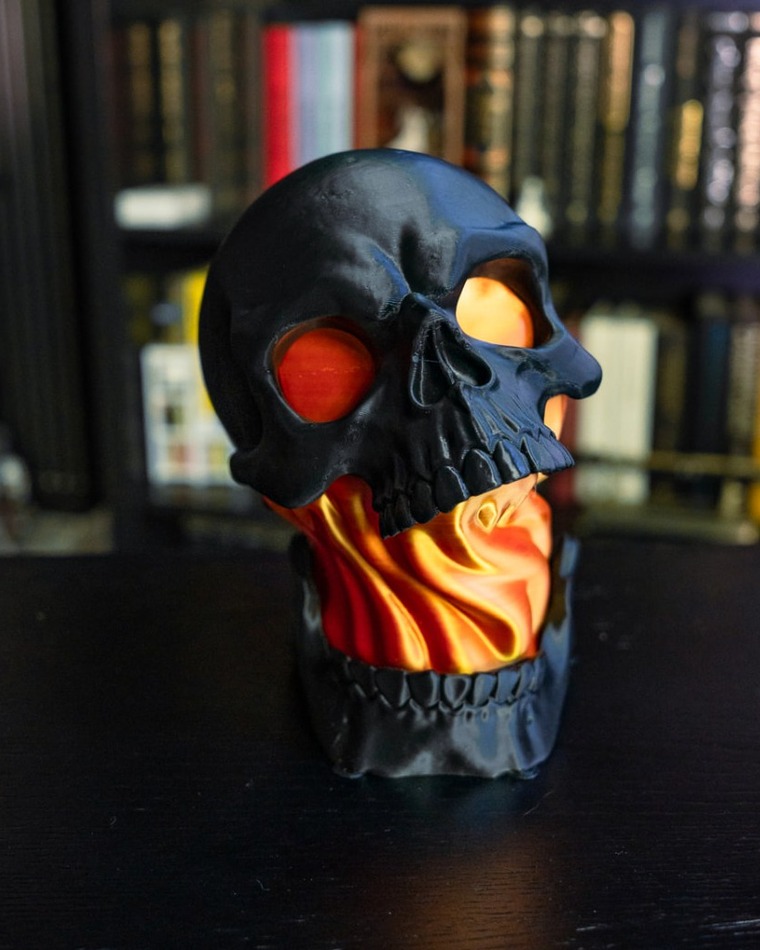 Skull Lamp (Black)